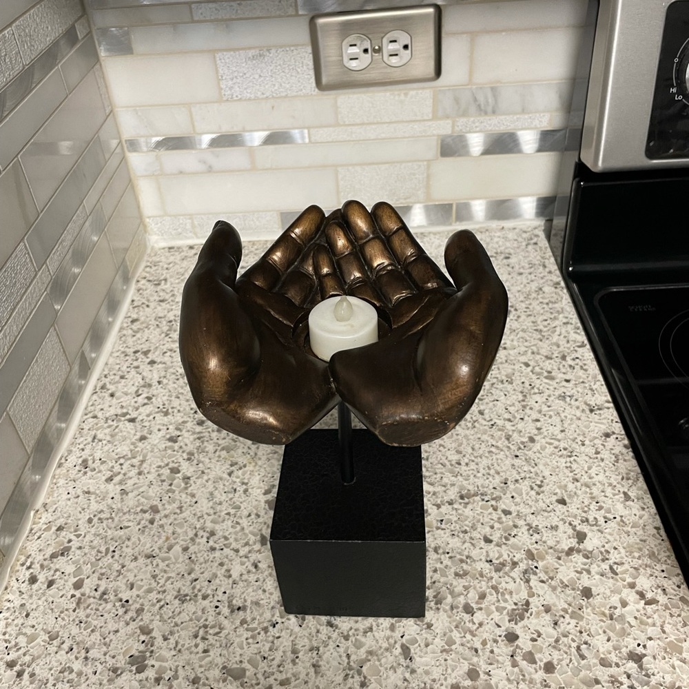 Candle holder